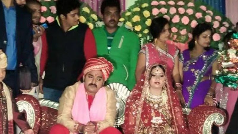 पवन सिंह और ज्योति की जब शादी हुई थी तो वो ग्रेजुएशन में थीं। ज्योति एक अच्छे परिवार से ताल्लुक रखती हैं।