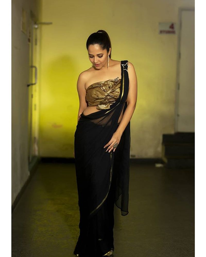 Anchor Anasuya Hot Sizzling Photos
