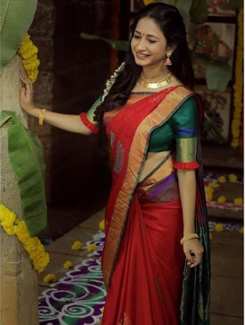 Most Common Mistakes every Girl must avoid while Wearing a Saree