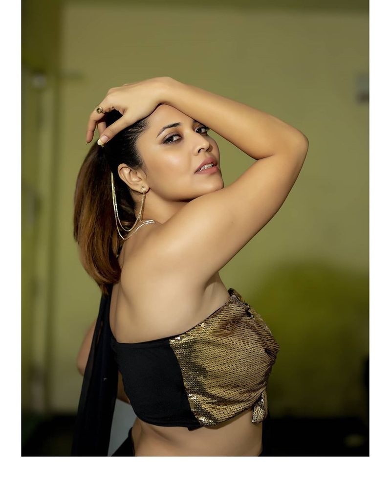 actress anasuya bharadwaj latest photo gallery
