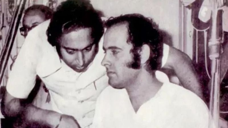 जानें क्या था आदेश में: 25 जून, 1975 को देश की तत्कालीन प्रधानमंत्री इंदिरा गांधी ने आपातकाल लगा दिया था। इस दौरान उनके छोटे बेटे संजय गांधी ने जनसंख्या पर काबू करने 62 लाख पुरुषों की जबर्दस्ती नसबंदी करा दी थी। इस ऑपरेशन में करीब 2 हजार लोगों की मौत हो गई थी। इसके बाद के चुनावों में विपक्ष ने एक नारा दिया था- 'जमीन गई चकबंदी में, मकान गया हदबंदी में, द्वार खड़ी औरत चिल्लाए, मेरा मरद गया नसबंदी में!' नसबंदी अभियान का यही शिगूफा मध्य प्रदेश के मुख्यमंत्री कमलनाथ ने फिर से छेड़ दिया था। उन्होंने स्वास्थ्य विभाग के कर्मचारियों को हर महीने 5-10 पुरुषों की नसबंदी कराने का कड़ा आदेश दिया था। टार्गेट पूरा न करने वाले कर्मचारियों को अनिवार्य सेवानिवृत्ति तक देने की बात कही गई थी। बता दें कि कमलनाथ संजय गांधी के करीबियों में शुमार रहे हैं। इसी नसबंदी अभियान के चलते जनता ने 1977 में इंदिरा गांधी को सत्ता से बेदखल कर दिया था। हालांकि विवाद बढ़ने पर सरकार ने आदेश वापस ले लिया।
