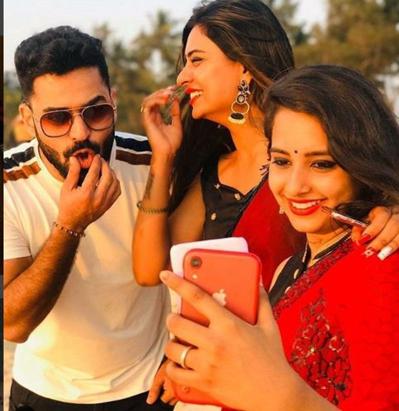 Bigg Boss Kannada 7 Winner Shine Shetty deepika Das chandana visits Kundapura