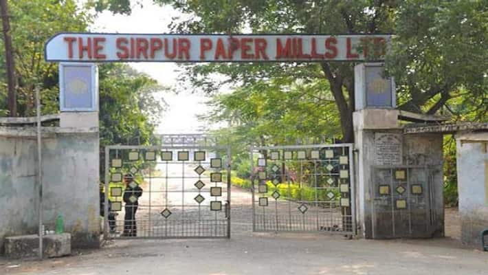 Gas leaks in Sirpur kagaznagar paper mill in Telangana Gas leaks in Sirpur kagaznagar paper mill in Telangana