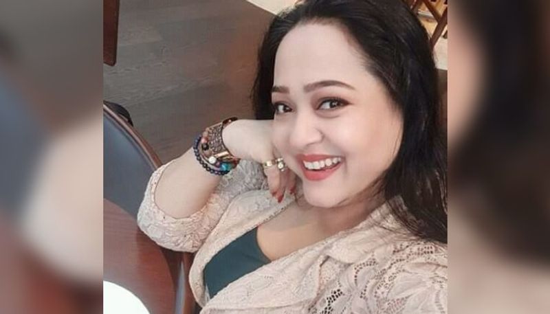 এই বছরের জন্মদিনটা যে দারুণ কেটেছে অপরাজিতা তা ছবিতেই স্পষ্ট।