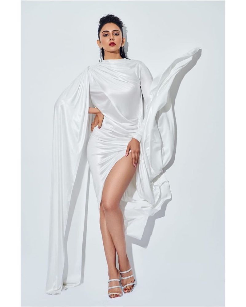 South Crazy beauty Rakul preet singh stunning photos