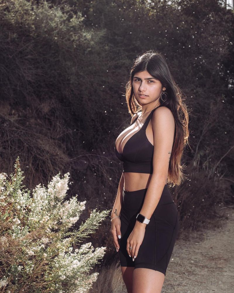 Only Rs 1400 ... You can have fun with this famous sexy virgin