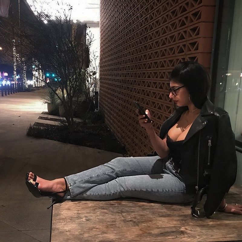 Only Rs 1400 ... You can have fun with this famous sexy virgin
