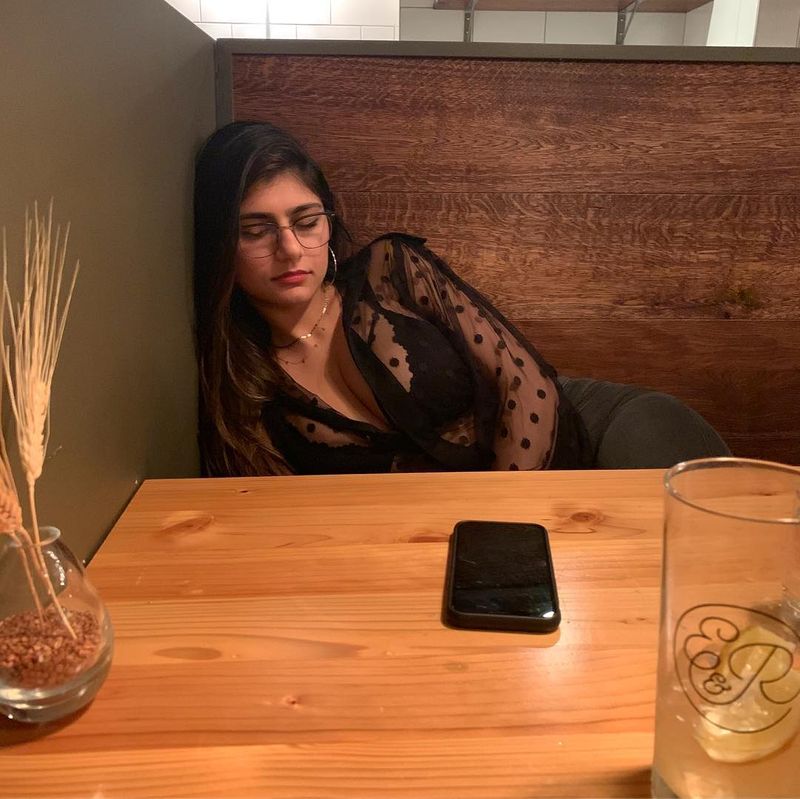 Only Rs 1400 ... You can have fun with this famous sexy virgin