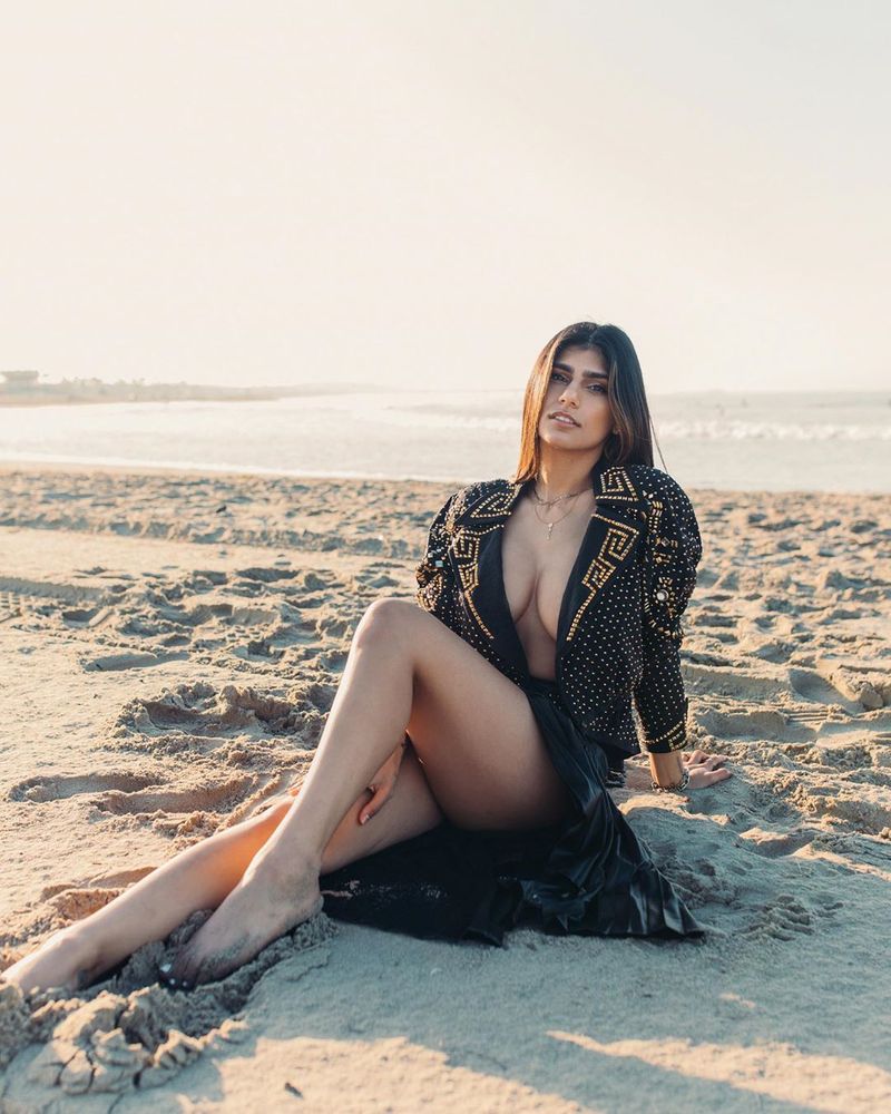 Only Rs 1400 ... You can have fun with this famous sexy virgin