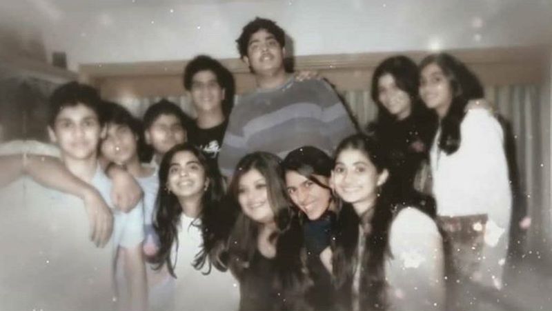 बता दें कि 9 मार्च 2019 को जियो वर्ल्ड सेंटर में शाही शादी में आकाश और श्लोका ने सात फेरे लिए थे। देश-विदेश की सभी बड़ी हस्तियों ने इस शादी में शिरकत की थी। शादी से पहले स्विट्जरलैंड में प्री वेडिंग फंक्शन रखा गया था। प्री वेडिंग पार्टी में आलिया भट्ट, रणबीर कपूर, शाहरुख खान, आमिर खान, करण जौहर, अयान मुखर्जी और युवराज सिंह जैसे बड़े सितारे शामिल हुए थे।