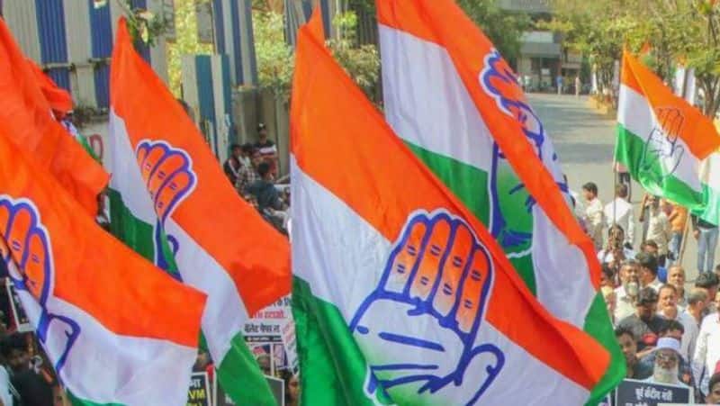 congress kerala protest against income tax department on their notices of over Rs 1,800 crore apn 