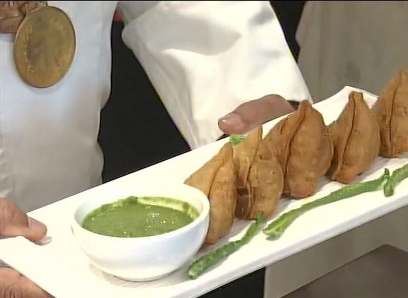 सुरेश खन्ना ने बताया, खाने में सिर्फ वेज आइटम होगा। इसे गुजराती स्टाइल में बनाया जाएगा।