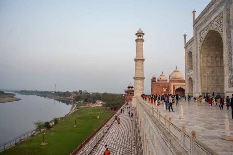 यहीं पर शाम के वक्त डोनाल्ड ट्रम्प अपने परिवार के साथ पहुंचेंगे।