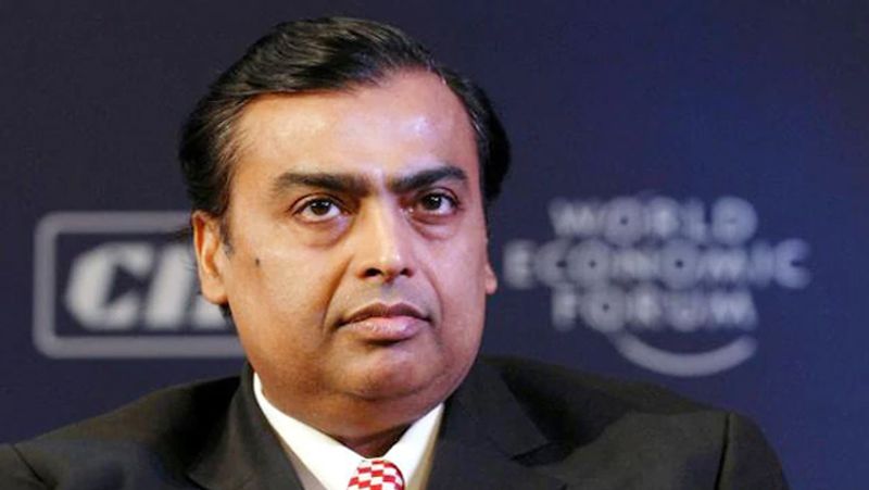 लेकिन दिसंबर 2019 में सरकार की ओर के कोर्ट में दलील रखी गई कि रिलायंस इंडस्ट्रीज पर 2.88 लाख करोड़ रुपए का भारी भरकम कर्ज है। कर्ज चुकाने के लिए कंपनी संपत्तियों की बिक्री और ट्रांसफर जैसे रास्ते अपना रही है। यह प्रक्रिया आगे भी जारी रही तो सरकार को आर्बिट्रेशन अवॉर्ड चुकाने के लिए कुछ नहीं बचेगा। सरकार को रिलायंस की कारोबारी योजना की जानकारी नहीं है।