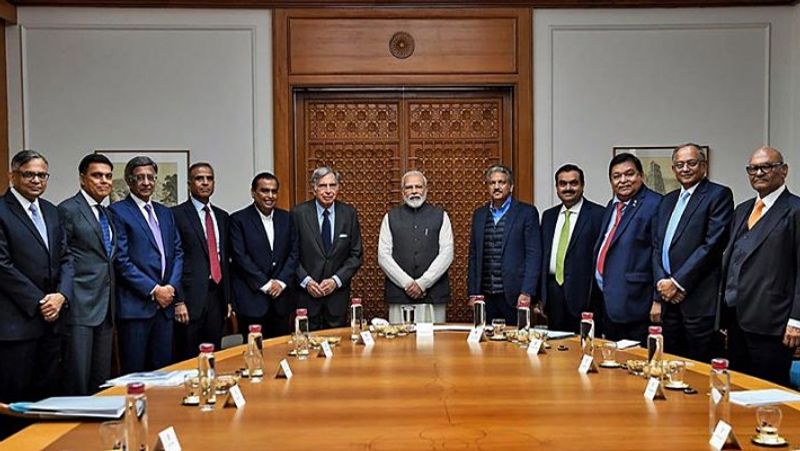 इसके अलावा सरकार ने डिविडेंड डिस्ट्रीब्यूशन टैक्स में बदलाव का भी प्रस्ताव किया है, यह एक ऐसा कदम जो रिलायंस इंडस्ट्रीज के लिए घातक साबित होगा। रिलायंस समूह ट्रस्ट अपने टेलीकॉम टॉवर और ऑप्टिकल फाइबर नेटवर्क में हिस्सा बेचकर बेचकर पैसे जुटाने और कर्ज चुकाने की कोशिश कर रहा था। लेकिन नियमों में बदलाव के कारण उन्हें ऐसा करने में दिक्कत होगी जिससे उनकी प्रक्रिया और धीमी होगी।