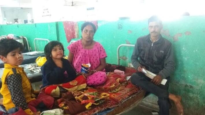 Woman delivers baby in a running train at Barabhum station in Purulia Woman delivers baby in a running train at Barabhum station in Purulia