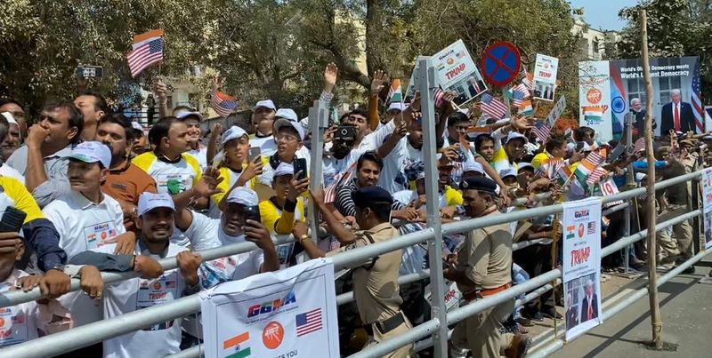 sardhar vallabai patel stadium crowd photo gallery