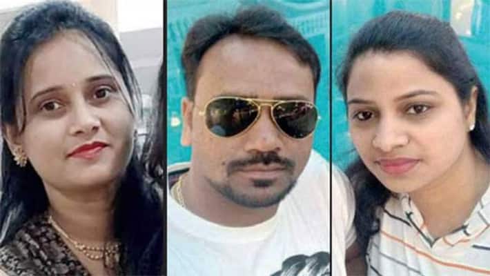 Chikkamagaluru: Extramarital affair - Doctor kills wife in front of baby, commits suicide Chikkamagaluru: Extramarital affair - Doctor kills wife in front of baby, commits suicide