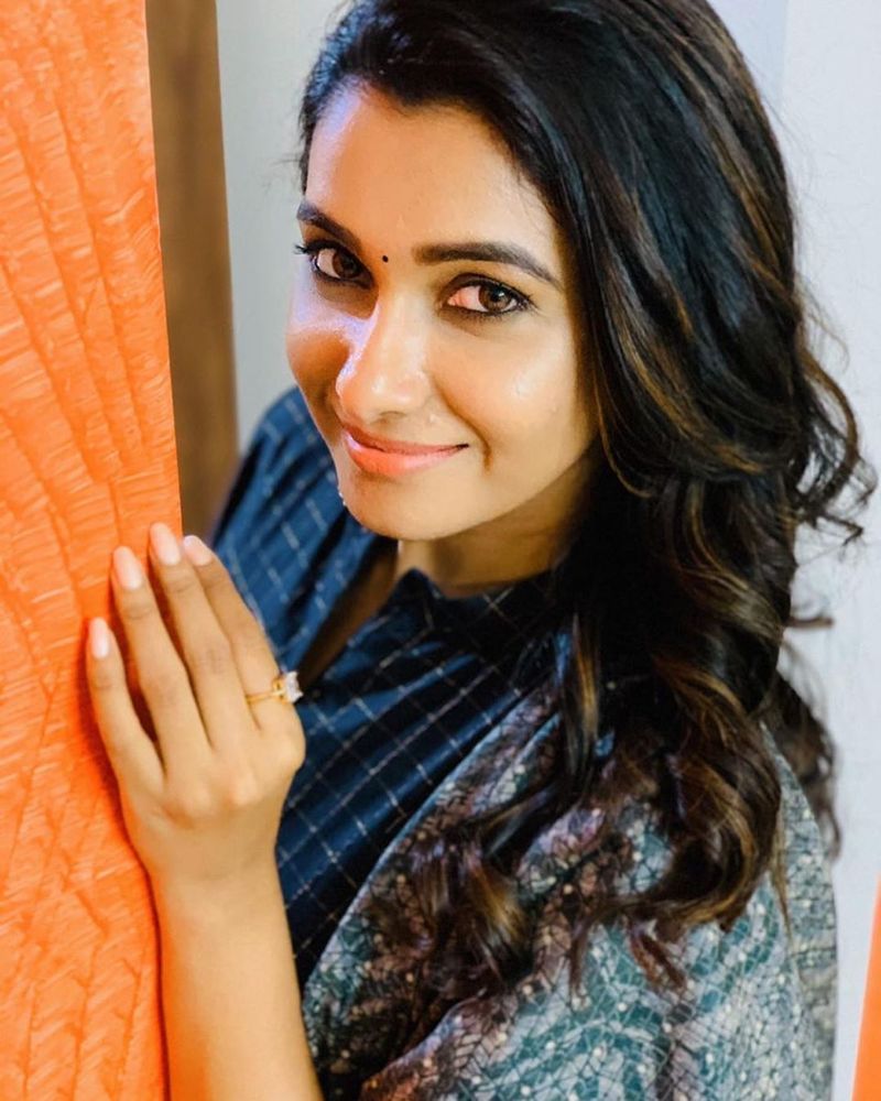 black dress modern priyabhavanishankar style