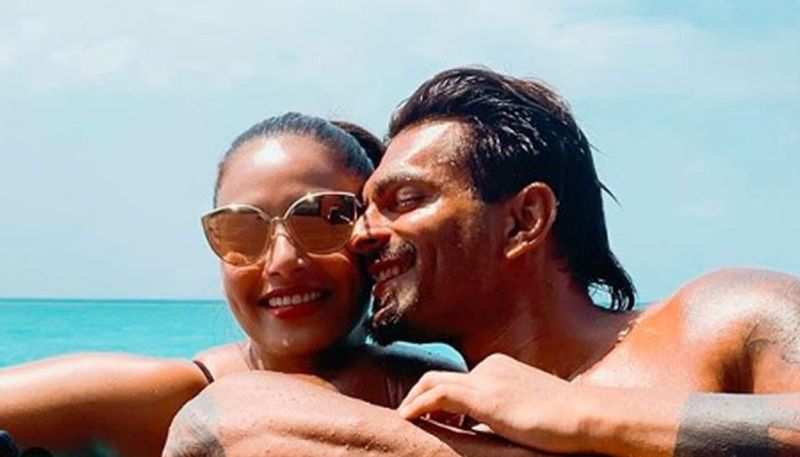 bipasha basu celebrate karan singh grover birthday at Maldives