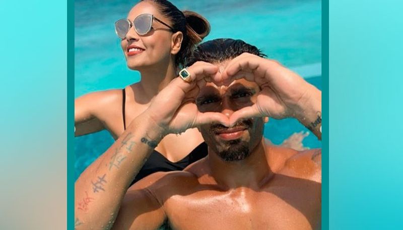 bipasha basu celebrate karan singh grover birthday at Maldives