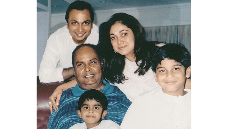 यह पहली बार नहीं है जब तीन अंबानी ने अपने परिवार की फोटोज सोशल मीडिया पर शेयर की है, इससे पहले धीरुभाई अंबानी के जन्मदिन पर भी उन्होंने अपनी फैमिली की पुरानी फोटोज शेयर की थी जो खूब वायरल हुई थी।