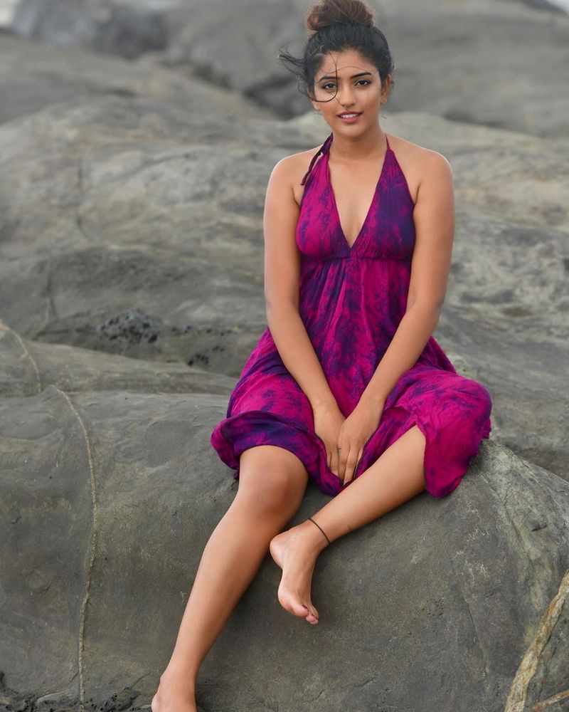 Actress eesha rebba Hot Photos Going Viral