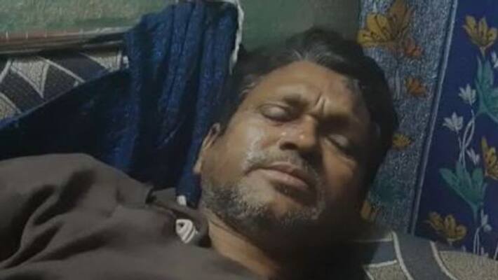 BJP supporter attacked with knife in road at Asansol BJP supporter attacked with knife in road at Asansol