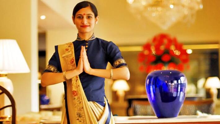 Manu Smriti: These 5 people should never be called at home, they should not even say hello Manu Smriti: These 5 people should never be called at home, they should not even say hello