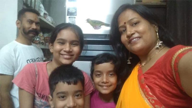 हवलदार रतनलाल राजस्थान के सीकरी जिले के फतेहपुर तिहावली गांव के रहने वाले थे। उनके परिवार में पत्नी पूनम और तीन बच्चे सिद्धि (13), कनक (10) और राम (8) हैं। बच्चे बार-बार यह कहते रहे-'हमारे पापा का क्या कसूर था?'