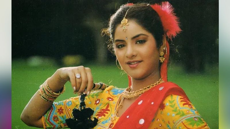 কেরিয়ার যখন উর্ধ্বগগনে তখনই মৃত্যু কেড়ে নিল অভিনেত্রীকে।