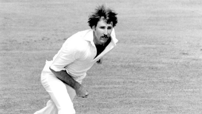 The player was knocked unconscious due to bouncer in the debut match, the physio of the opposing team saved his life by giving breath KPB The player was knocked unconscious due to bouncer in the debut match, the physio of the opposing team saved his life by giving breath KPB