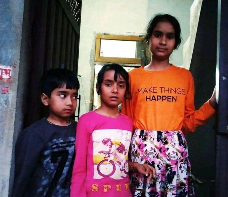 रतन लाल की दो बेटियां हैं। पहली बेटी सिद्धि और दूसरी बेटी कनक है। एक बेटा भी है, जिसका नाम राम है।