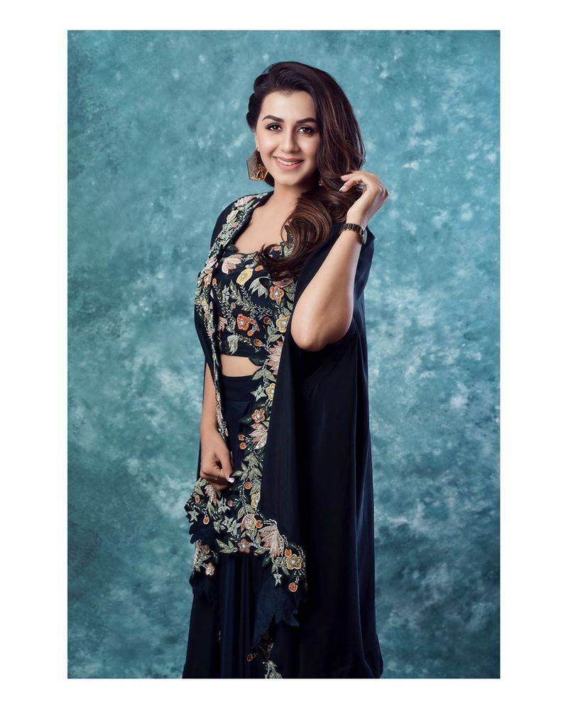 Nikki galrani hot photoshoot in variety dress