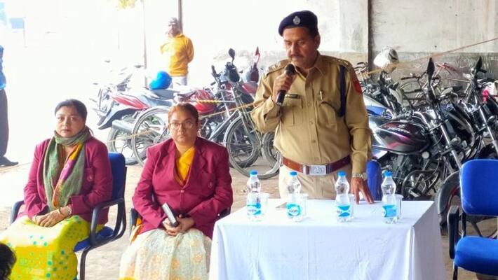 Police holds meeting school authority and pool car owners in Hooghly Police holds meeting school authority and pool car owners in Hooghly