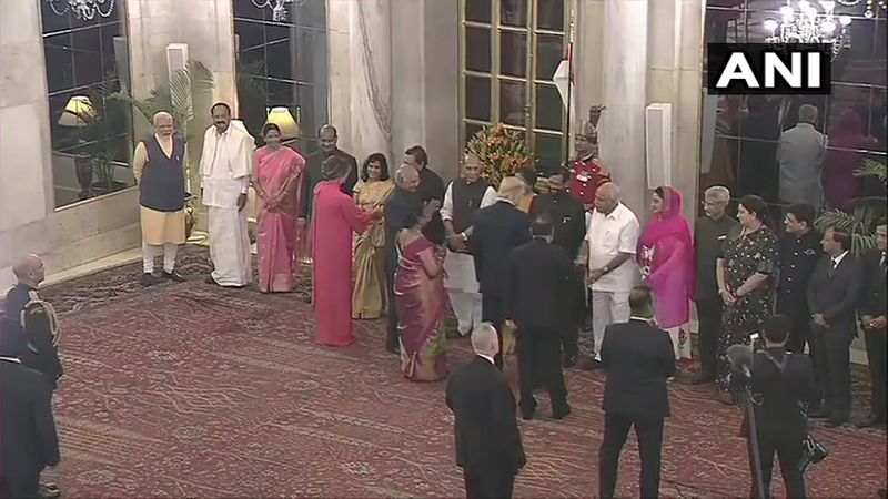राष्ट्रपति भवन में आयोजित रात्रिभोज में शामिल होने के लिए मौजूद अन्य अतिथि।
