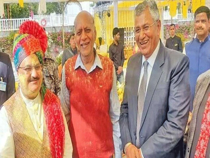शादी में शिरकत करने बड़ी संख्या में कई राजनीतिक हस्तियां व वीवीआईपी पुष्कर पहुंचे थे।