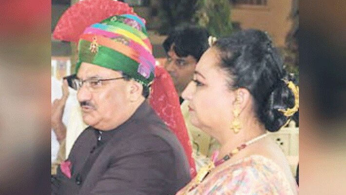 पुष्कर में अपने बेटे की शादी के दौरान भाजपा अध्यक्ष जेपी नड्डा और उनकी पत्नी।