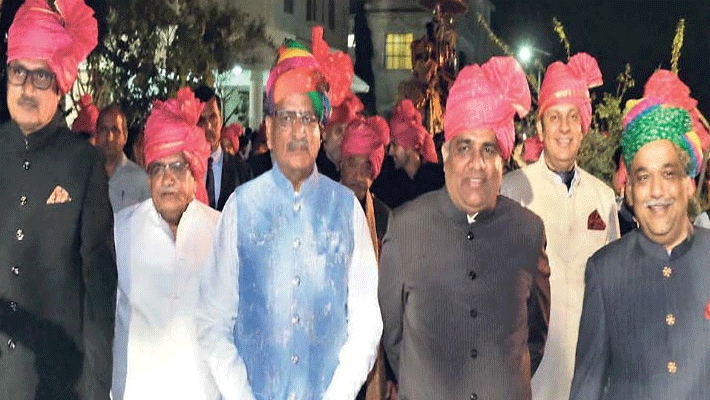 शादी में केंद्रीय मंत्री गजेंद्र सिंह शेखावत, भाजपा के प्रदेशाध्यक्ष सतीश पूनिया, राज्य सभा सदस्य भूपेंद्र सिंह यादव, वरिष्ठ नेता ओम प्रकाश माथुर सहित अनेक राजनीतिक हस्तियां शरीक हुईं।