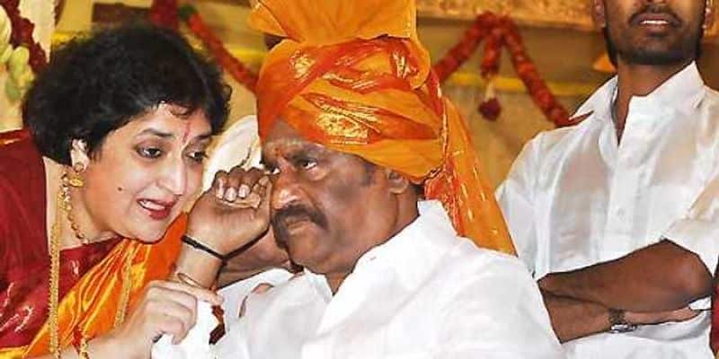 The chief minister of the MK Stalin is in the hands of Durga