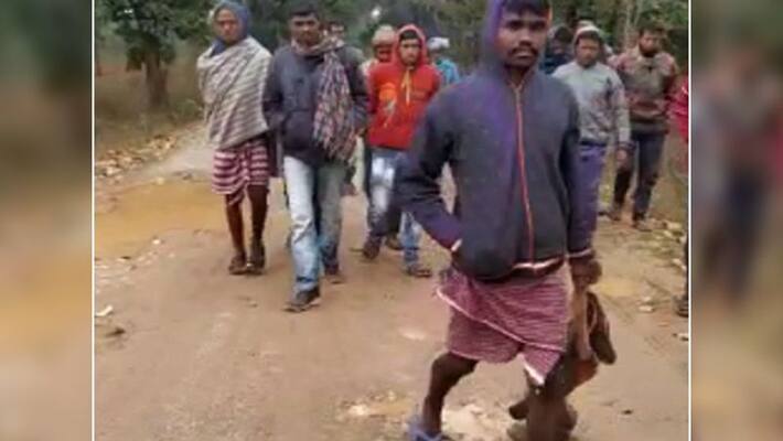 Shameful punishment given to a young man after the election in Jashpur kpa Shameful punishment given to a young man after the election in Jashpur kpa