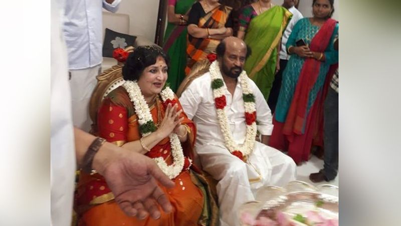 इंटरव्यू लेने पहुंची लता को पहली बार देखते ही रजनीकांत को उनसे प्यार हो गया था। इंटरव्यू के दौरान दोनों काफी कंफटेबल थे, जिसकी खास वजह दोनों का बेंगलुरु से कनेक्शन था।