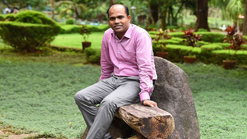शिहाब की जिंदगी के 10 साल अनाथालय में ही गुजरे। इस दौरान वह अनाथालय के स्कूल के सबसे होनहार स्टूडेंट थे। उन्हें जो भी चीज बताई जाती वह तुरंत ही याद हो जाती थी। धीरे-धीरे उन्हें स्कॉलरशिप मिलने लगी। यहीं से उनकी पढ़ाई की दिशा घूम गई।