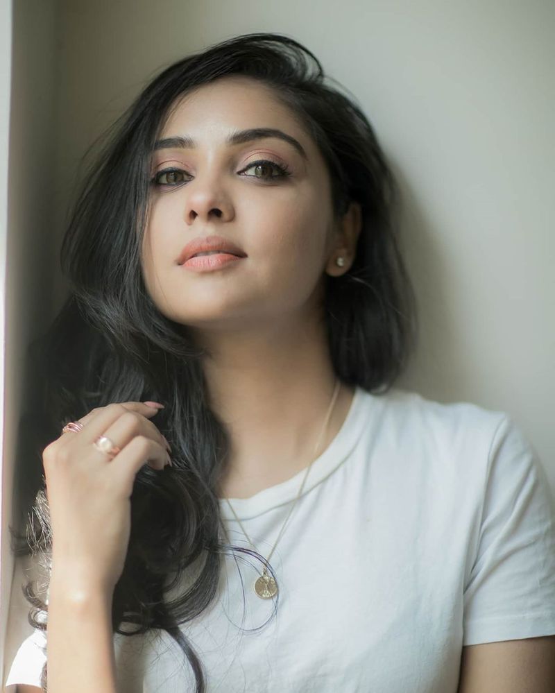 smruthivenkat recent photo shoot