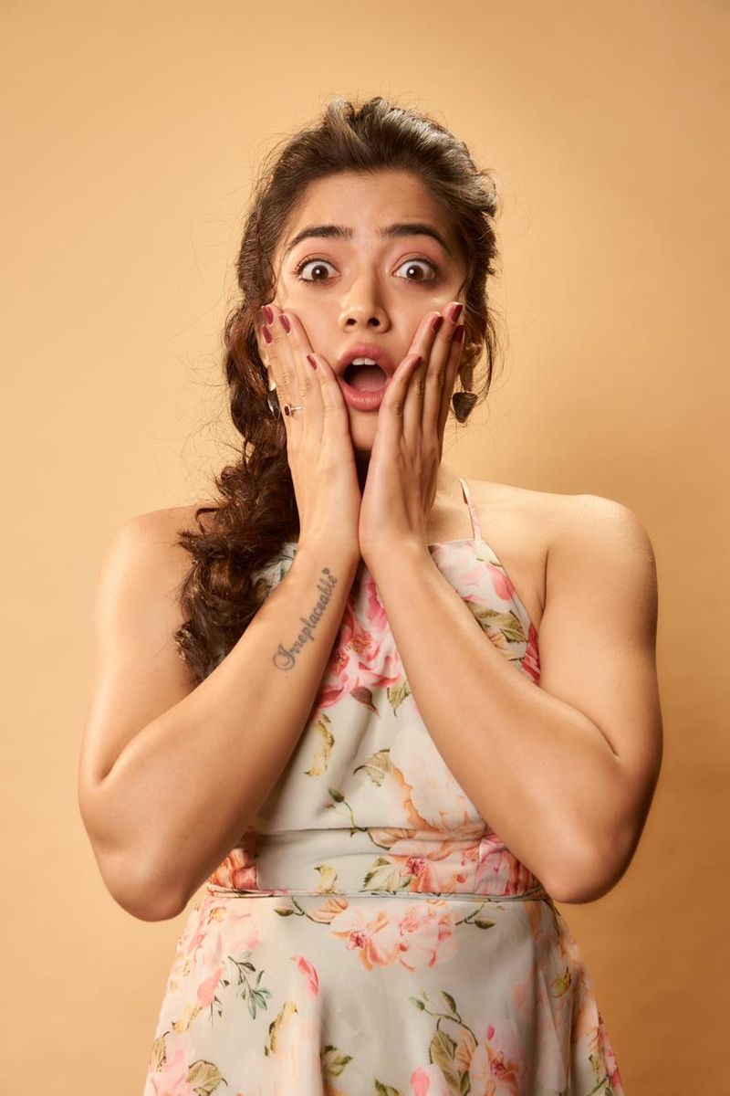 actress rashmika mandhana stunning hot pose photo gallery