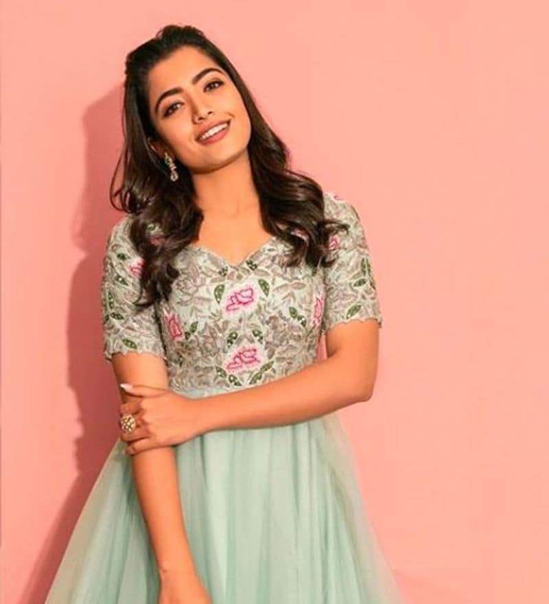 actress rashmika mandhana stunning hot pose photo gallery