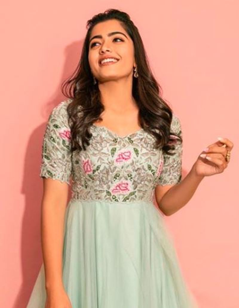actress rashmika mandhana stunning hot pose photo gallery
