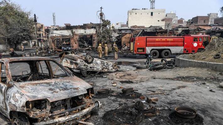 Delhi Violence, hindu-muslim families waiting for bodies of their close ones Delhi Violence, hindu-muslim families waiting for bodies of their close ones