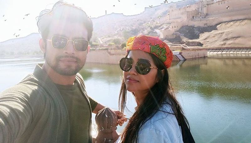 বন্ধুত্ব থেকে প্রেম সবটাই খোলাখুলিই জানিয়েছেন অভিনেত্রী।
