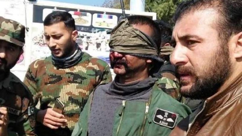क्या हुआ था 26 फरवरी 2019 को : भारतीय वायु सेना के 12 मिराज, 2000 जेट्स ने 26 फरवरी को नियंत्रण रेखा पार की और बालाकोट में जैश-ए-मोहम्मद द्वारा चलाए जा रहे आतंकवादी शिविरों पर हमला किया। मीडिया रिपोर्ट्स के मुताबिक, इस ऑपरेशन के दौरान लगभग 200-300 आतंकवादी मारे गए। इसके बाद बौखलाए पाकिस्तान ने 27 फरवरी को सुबह भारतीय सीमा में पाकिस्तानी लड़ाकू विमान भेजे। उन्हें ही खदेड़ते हुए मिग-21 फाइटर जेट के साथ विंग कमांडर अभिनंदन पाकिस्तान में जा गिरे। अभिनंदन 1 मार्च 2019 को भारत लौटे थे।